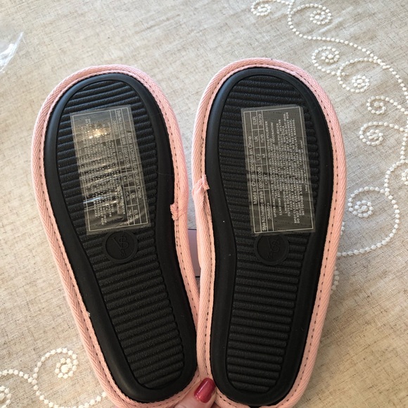 Victoria Secret Pink Pom Pom Slippers New - Picture 6 of 6